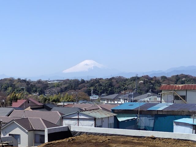 見晴らしの丘シンボルの富士山
