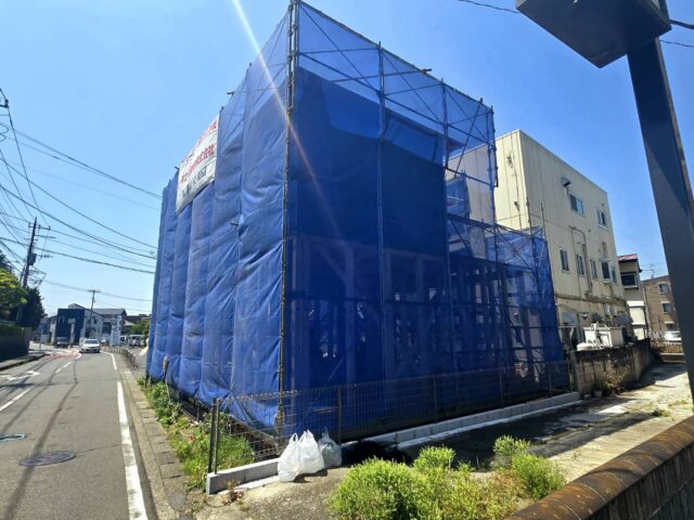 【新築一戸建】限定 1棟：平坦角地・日当り良好・収納豊富な3LDK・駐車スペース2台、御所見小学校まで徒歩1分!! 
