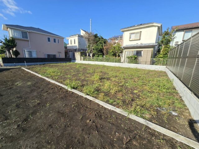 【建築条件付売地】全２宅地、閑静な住宅地・敷地広々59坪超え・日当り良好・小田急江ノ島線など3路線利用できる「湘南台」駅へ徒歩15分、「六会日大前」駅へも徒歩8分の好立地!! 
