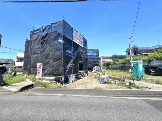 【新築戸建】JR東海道線線「茅ヶ崎」駅徒歩27分・JR相模線「北茅ヶ崎」駅徒歩17分、南道路に接道し平坦地で日当り良好、収納豊富な4LDK・駐車スペース2台!!