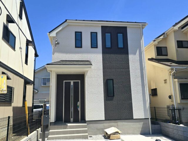 【新築戸建】小田急江ノ島線「長後」駅徒歩10分、平坦地・日当り良好・耐震等級3・リビングルーム広々18帖・カースペース並列で2台!!            ～いつでもご見学頂けます（事前予約制）～         